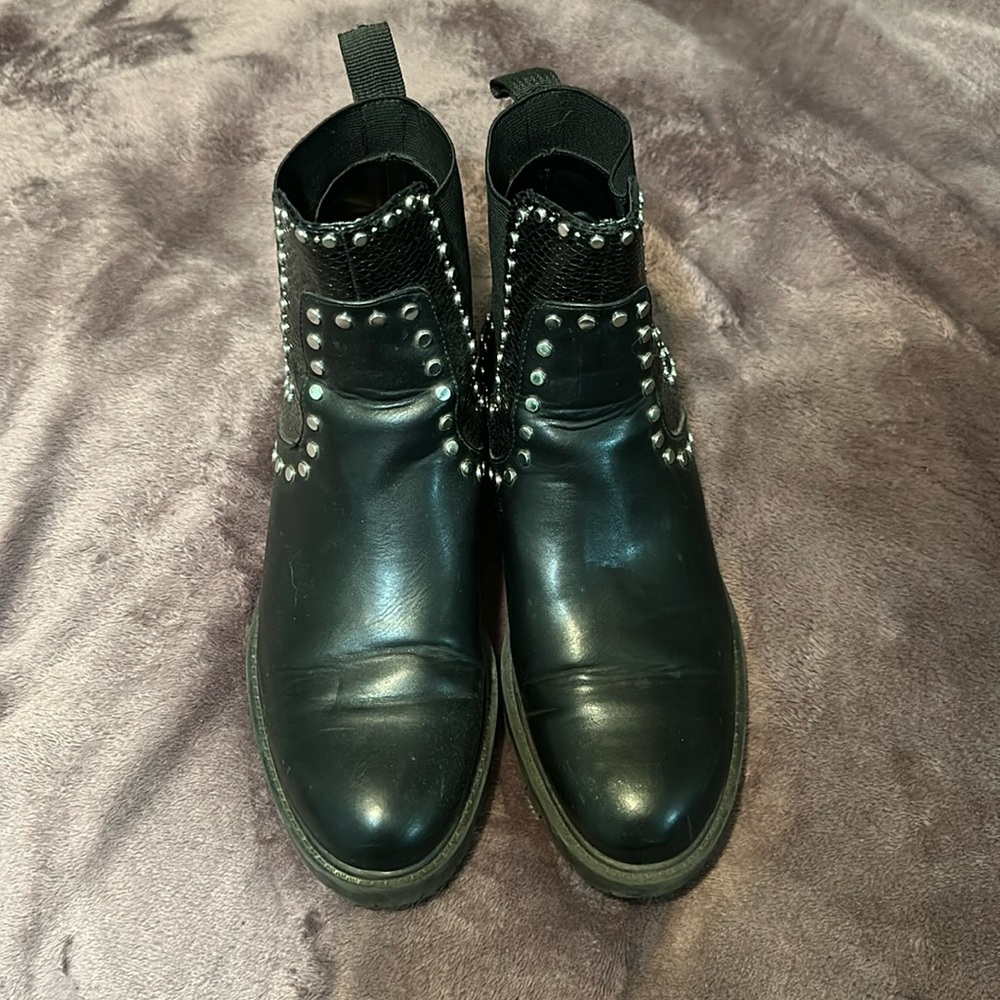 Black Zara boots